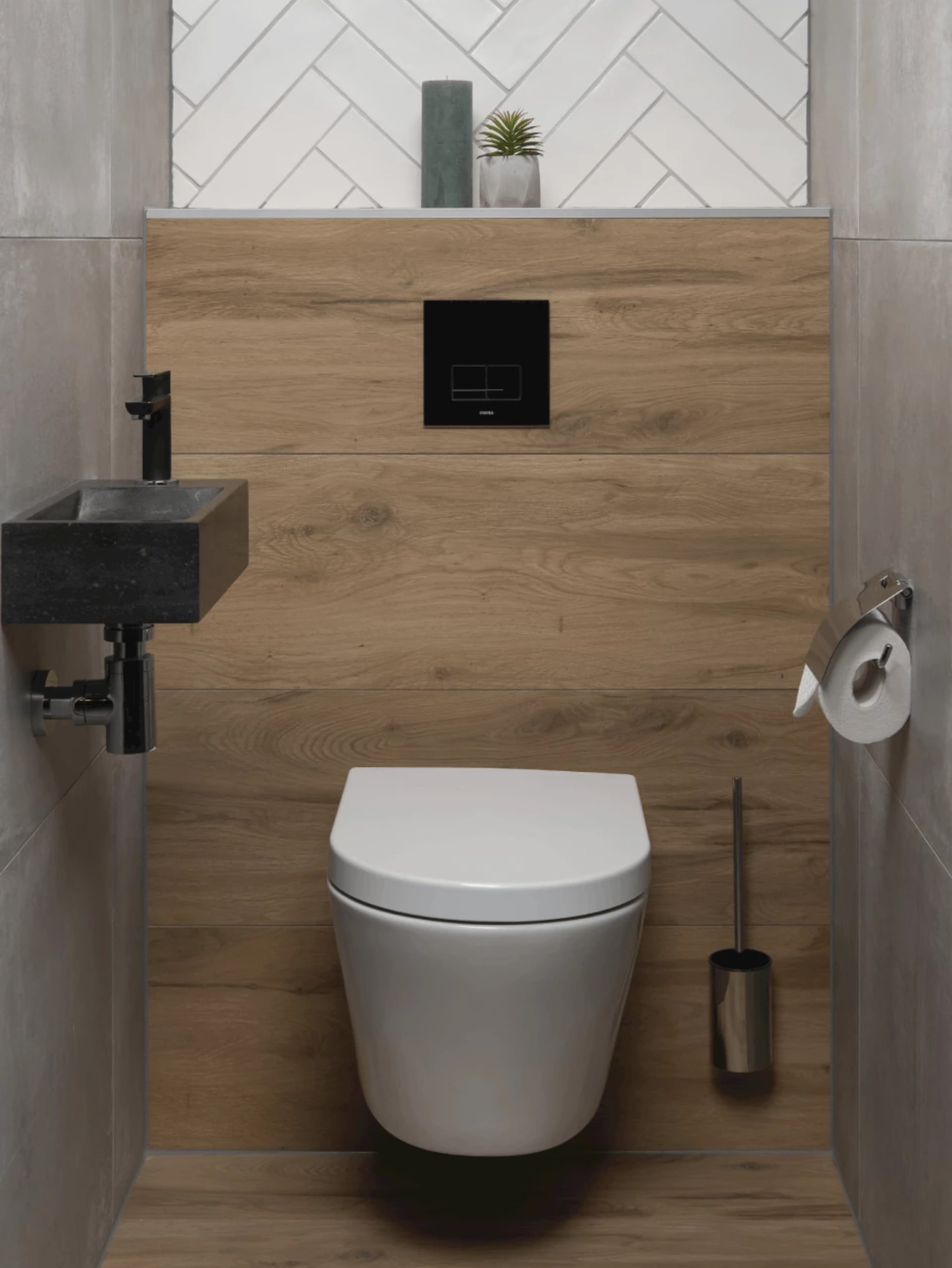 Compleet toilet Fresh Wood met een wit wandcloset tegen een houtlook wand, lichtgrijze betonlook zijwanden en een hardstenen fontein