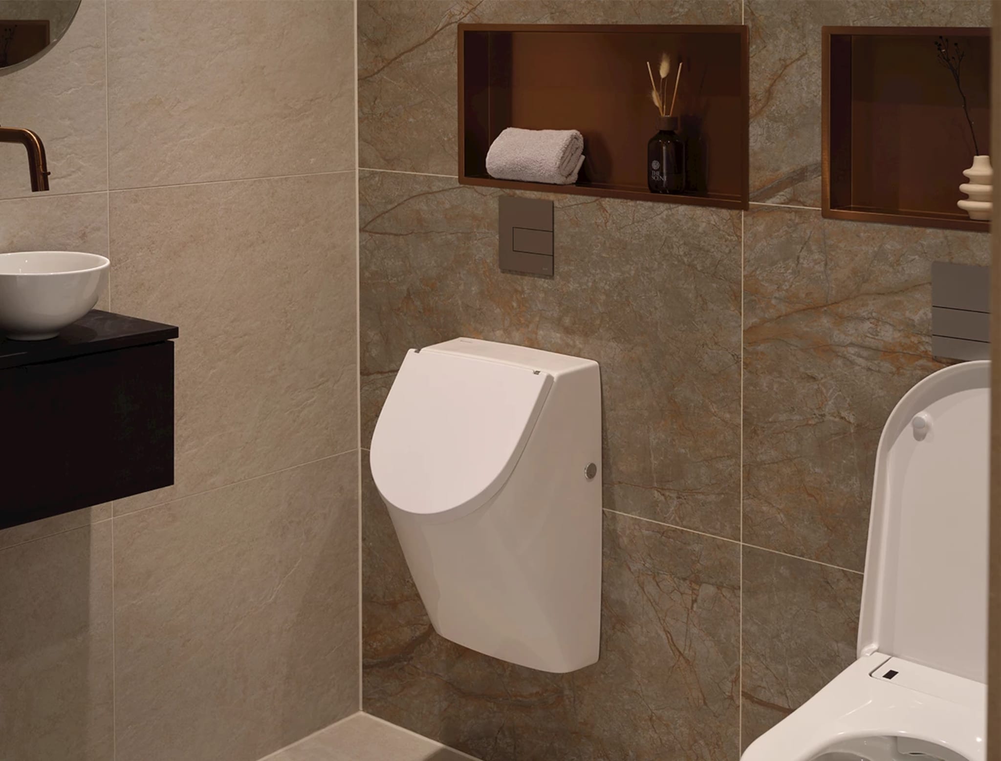 Urinoir met koperkleurige inbouwnis in toilet Soft Nature