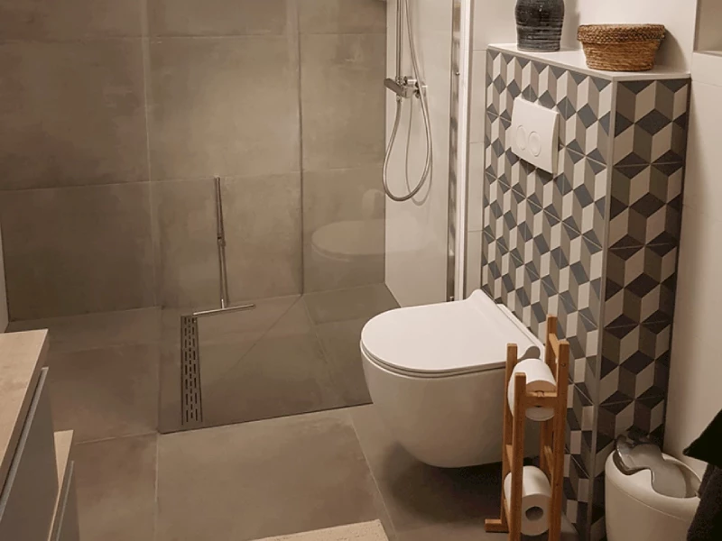 Inbouwreservoir kleurrijke badkamer
