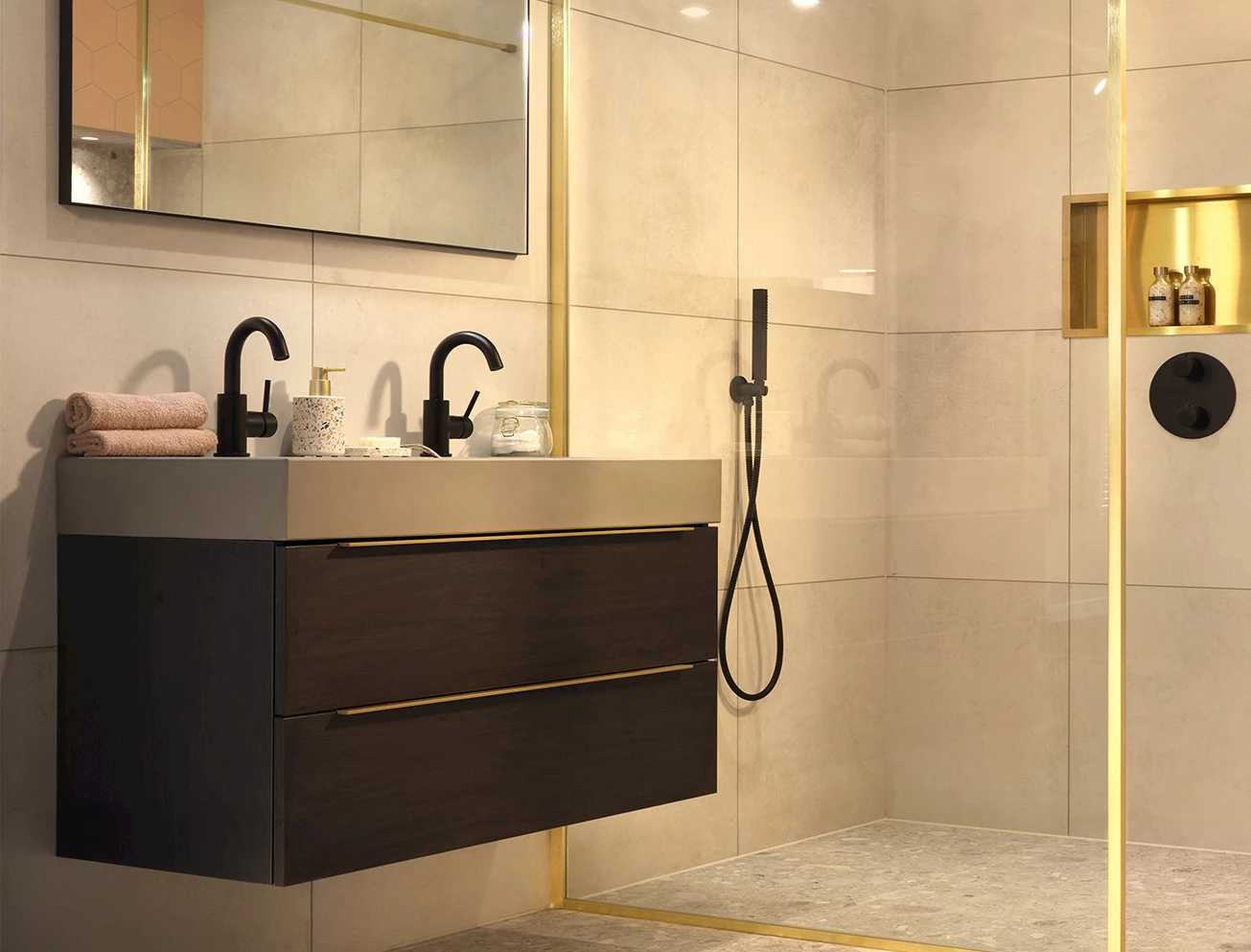 Ruim assortiment Thebalux