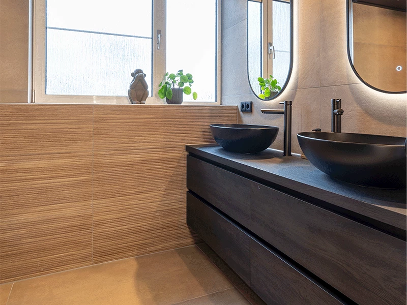Houtlook tegels warme badkamer