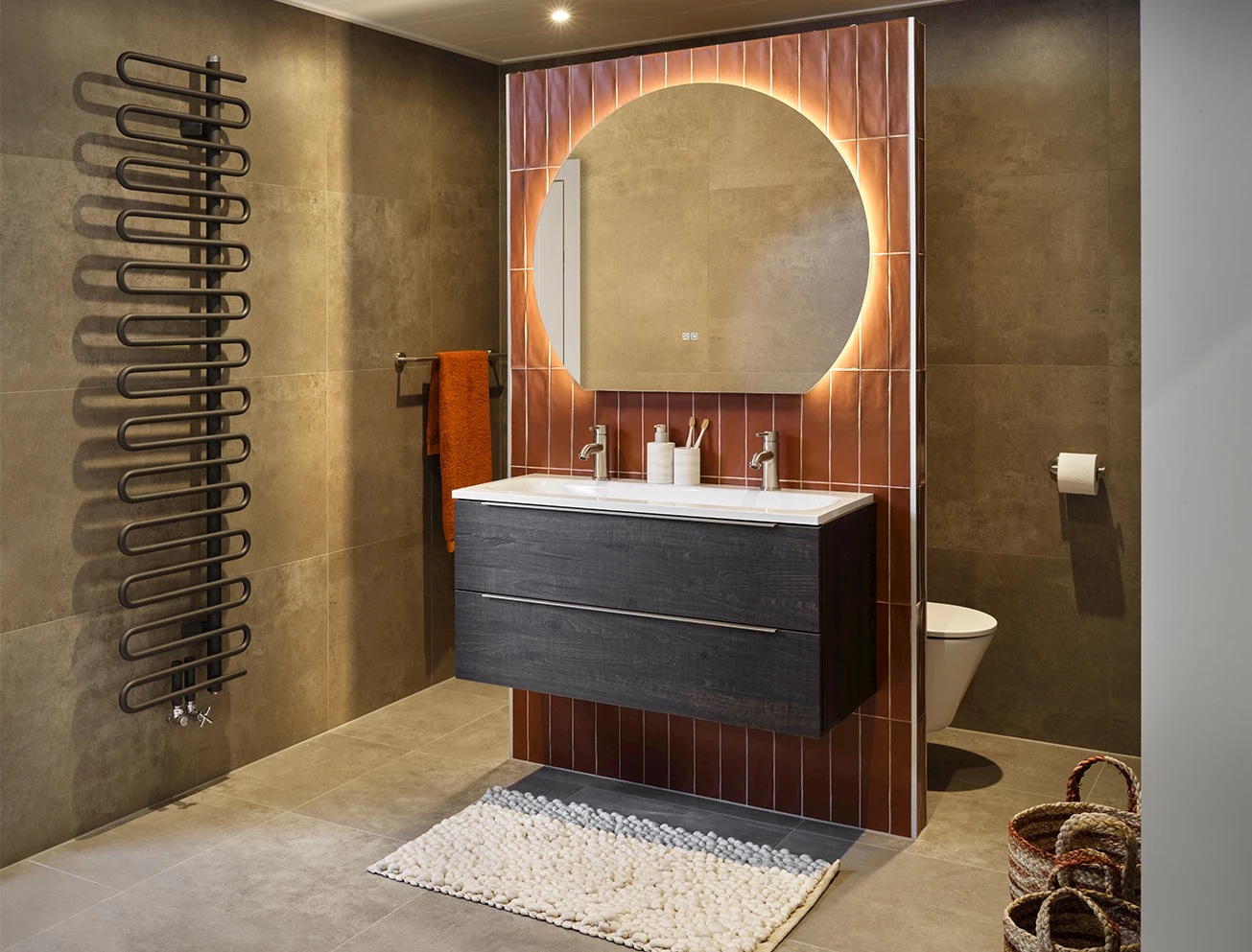 Antraciet tegels badkamer