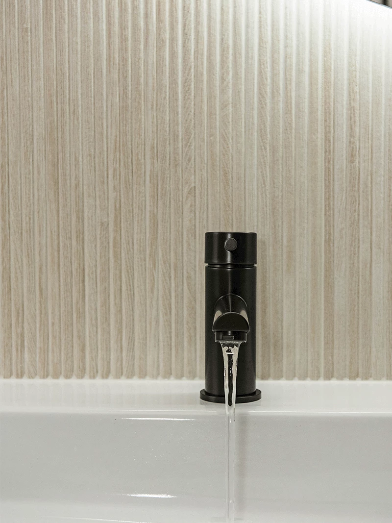 Gun metal wastafelkraan