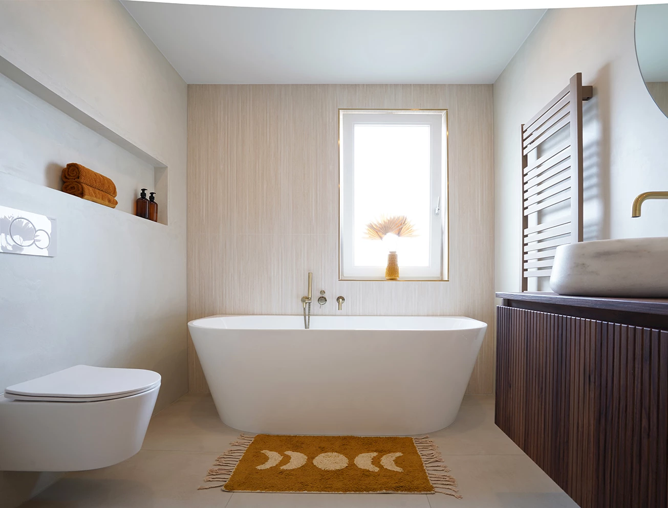 Zandkleurige badkamer