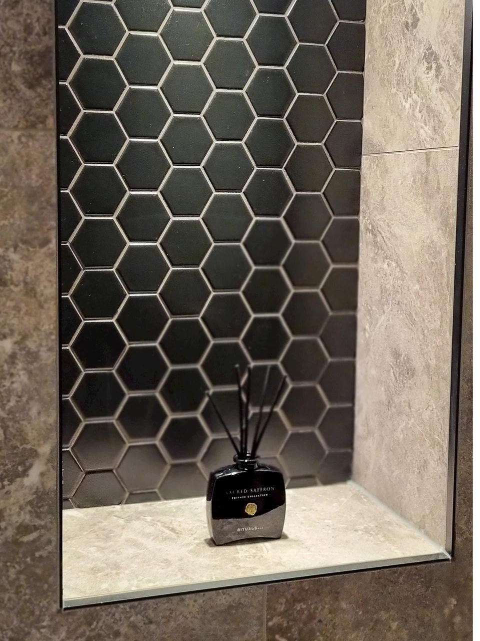 Modern detail badkamer