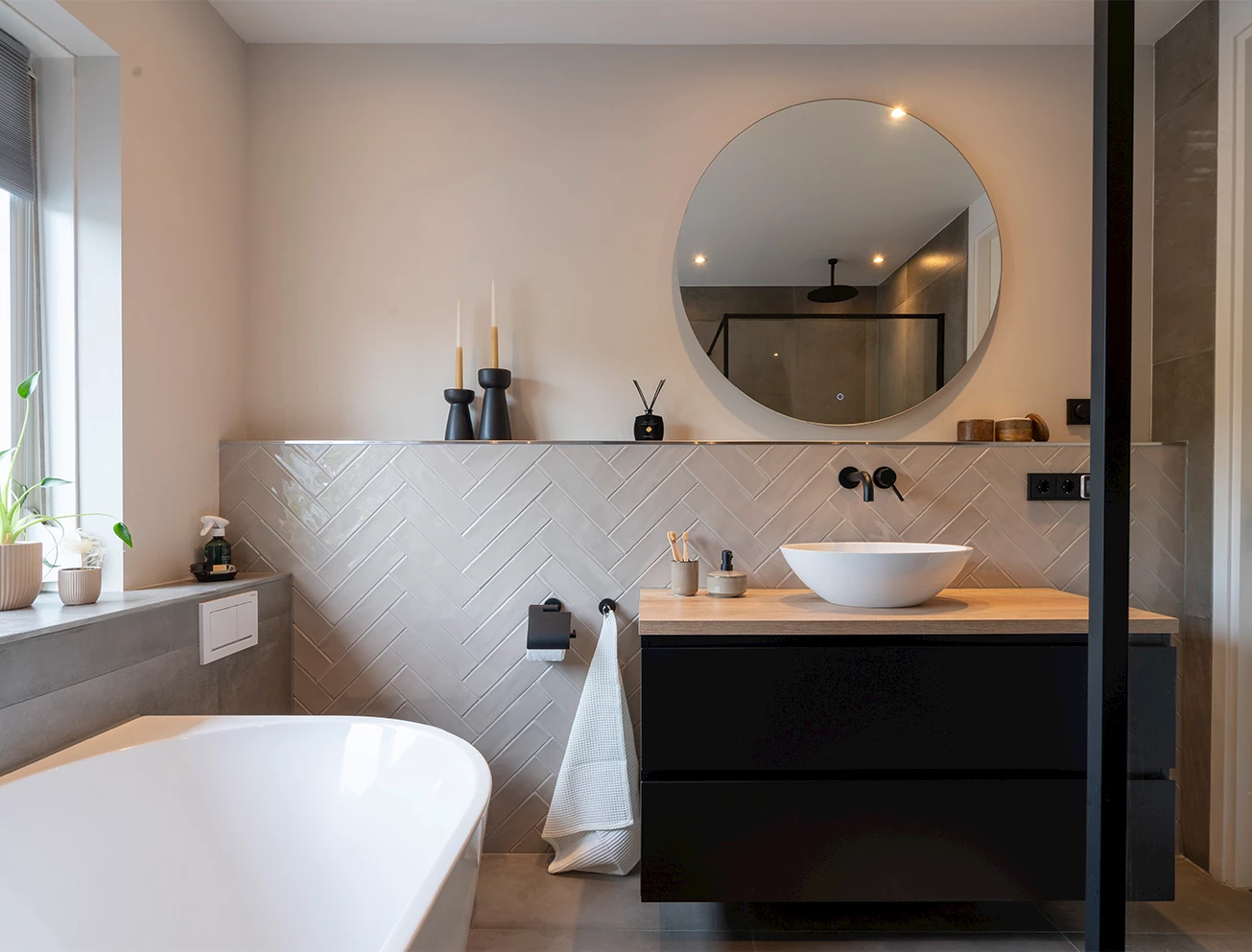 Decortegels visgraat badkamer