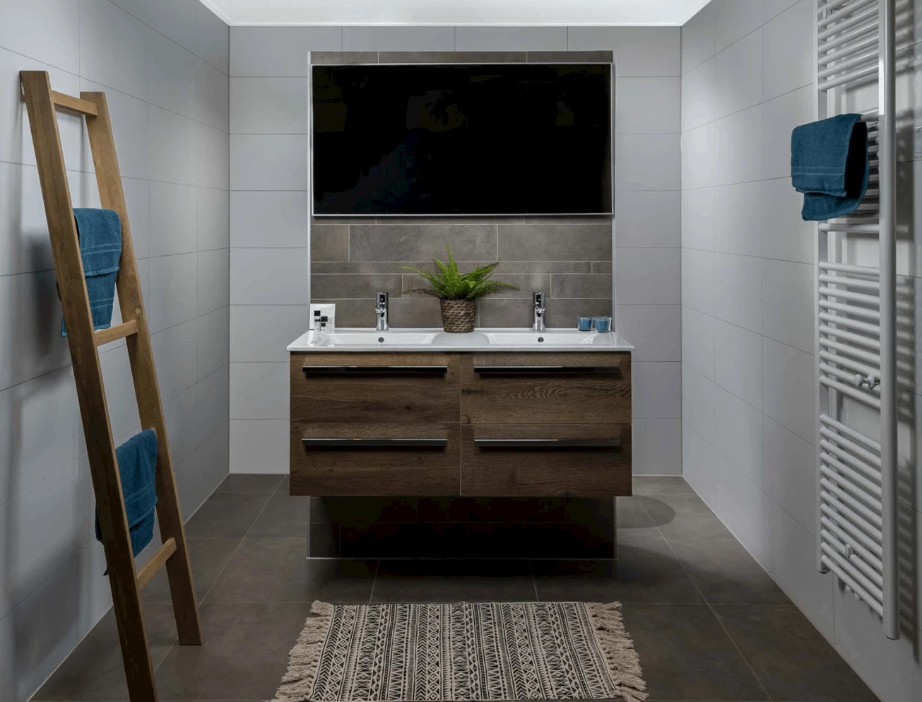 Vierkante badkamer tussenwand