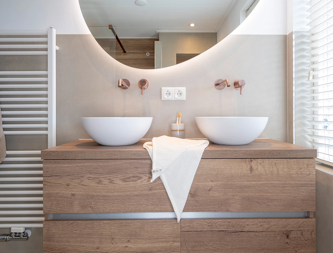 Badmeubelset met waskom