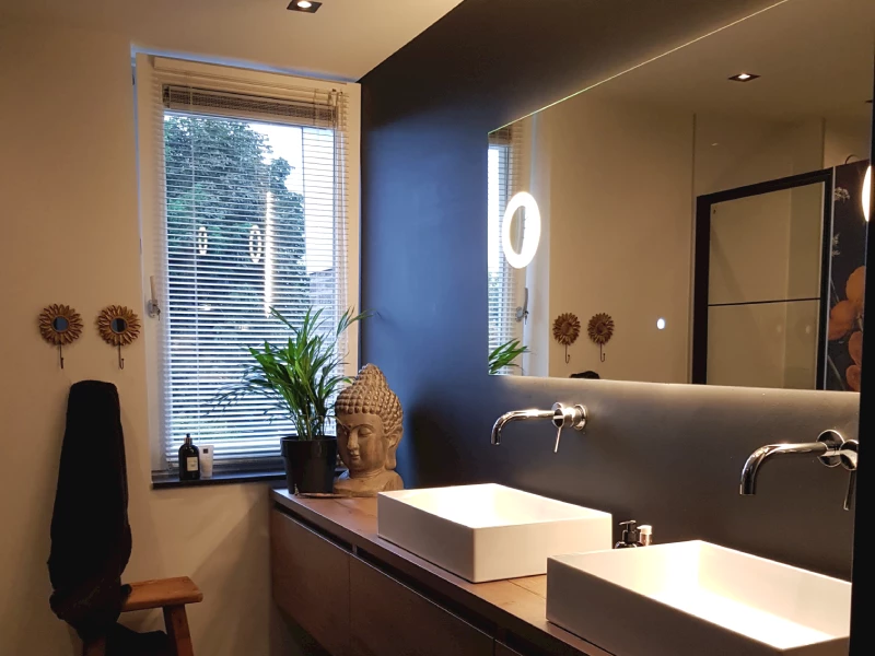 Koude kleuren badkamer
