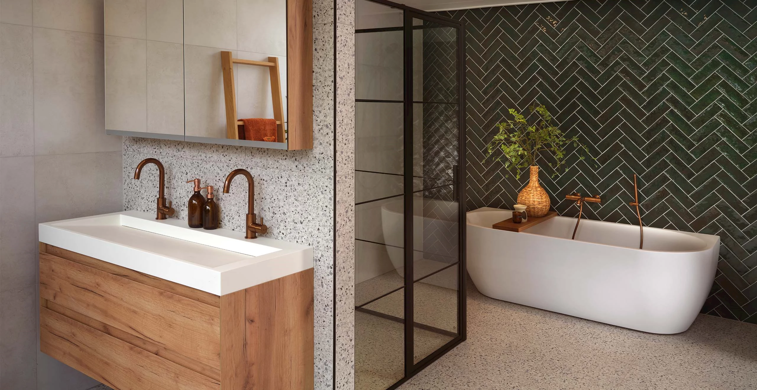 Kleurrijke landelijke badkamer