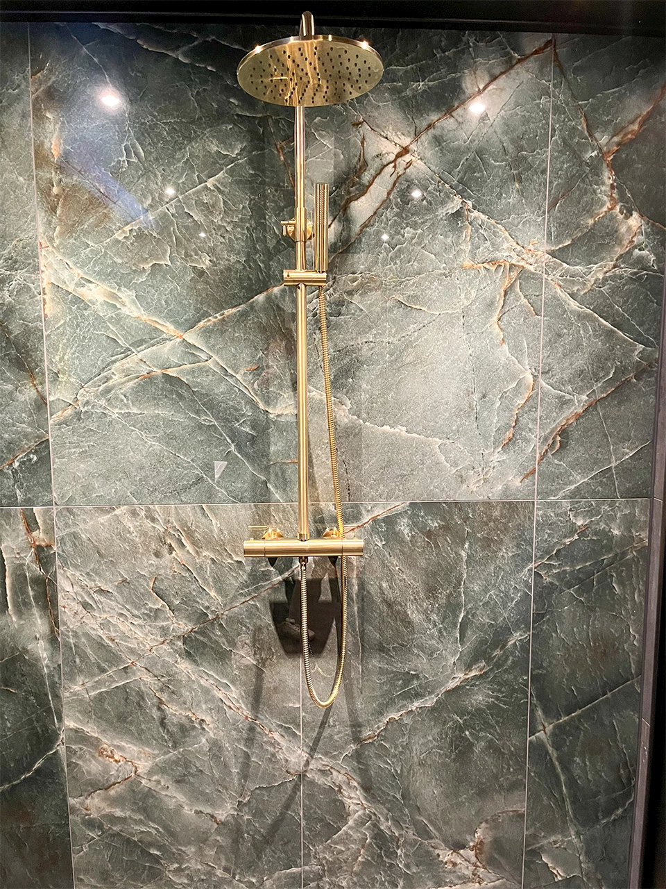 Luxe marmerlook doucheruimte