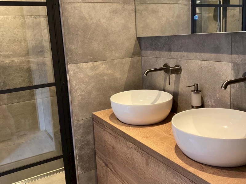 Betonlook badkamer Uden