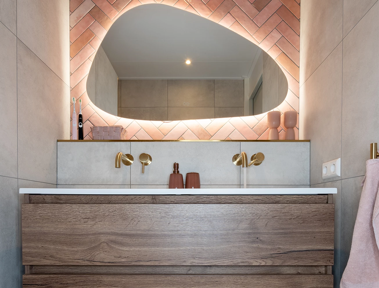 Luxe badkamer met kleurrijke touch familie Groenhout