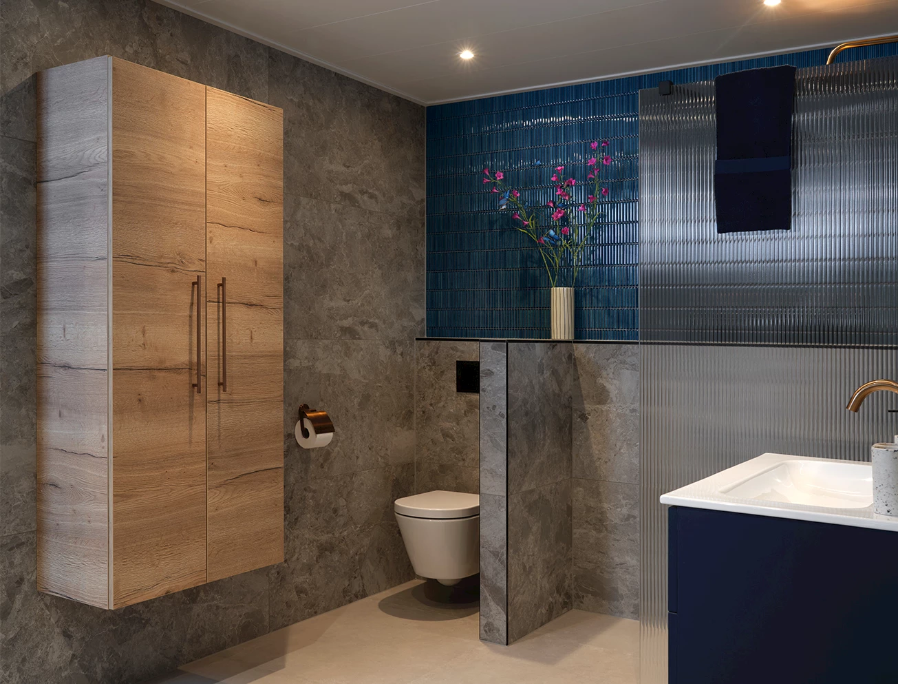 Kleurrijke budget badkamer