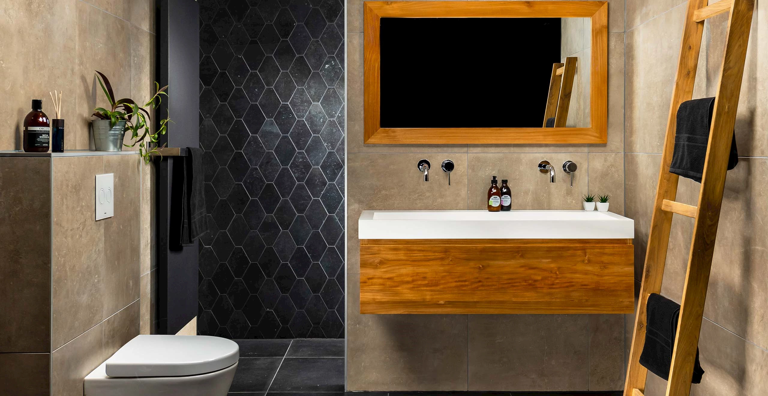 Solid surface in de badkamer (1)