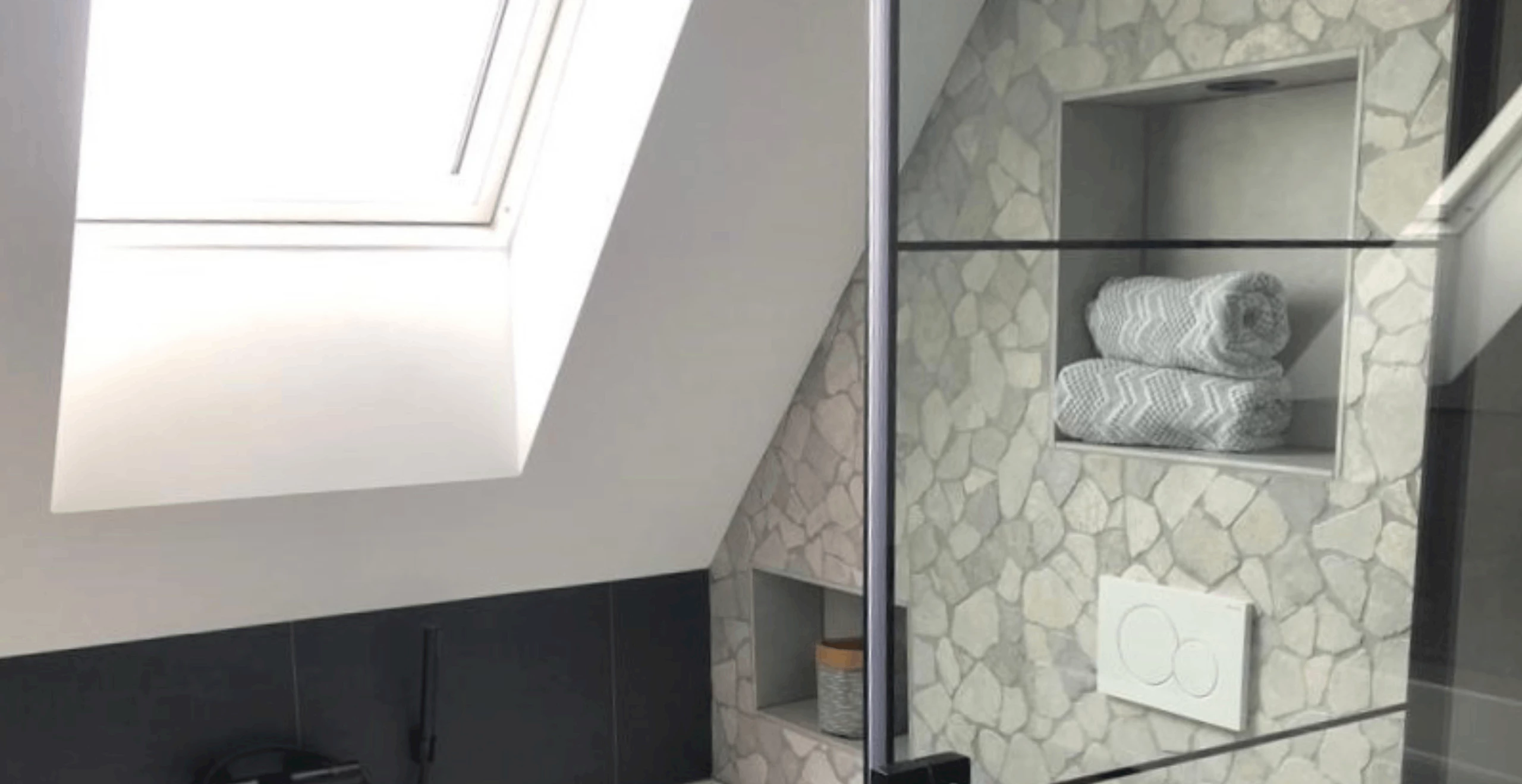 Schuin dak badkamer