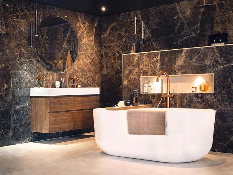 Marmerlook badkamer bij Sani4All