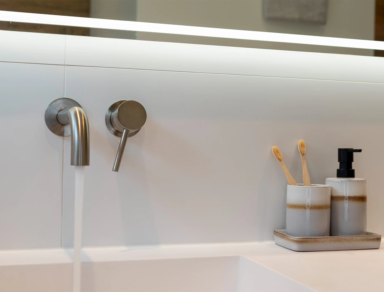 Schoonmaken rvs-kranen